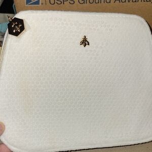 Guerlain Paris NWT White Honeycomb Cosmetic Bag, Soft, with Gold Tone Accents #2